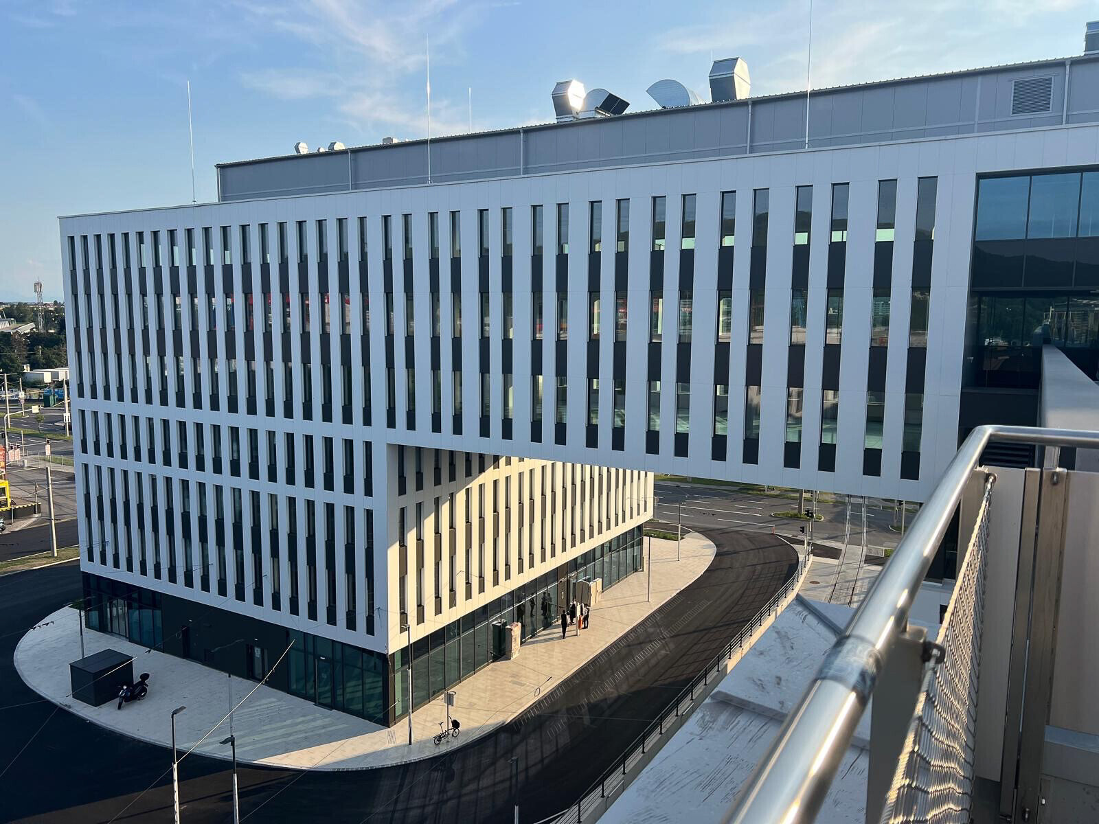 Einzigartig – Erstbezug-Büros und Geschäfte im Projekt Hafenportal in 4020 Linz - zur Miete