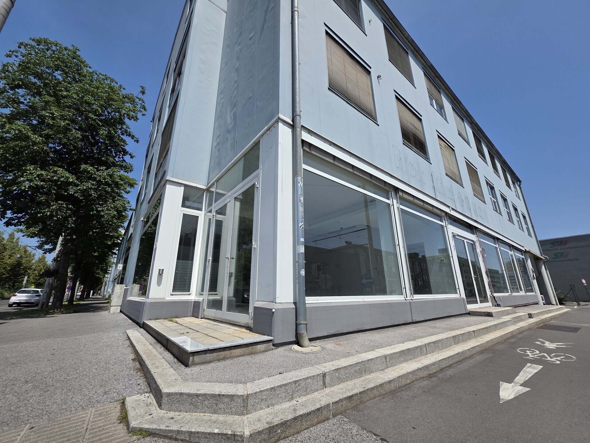 Repräsentatives Ecklokal in Top-Lage nahe Grazer Hauptbahnhof - vielseitig nutzbar - zu mieten!