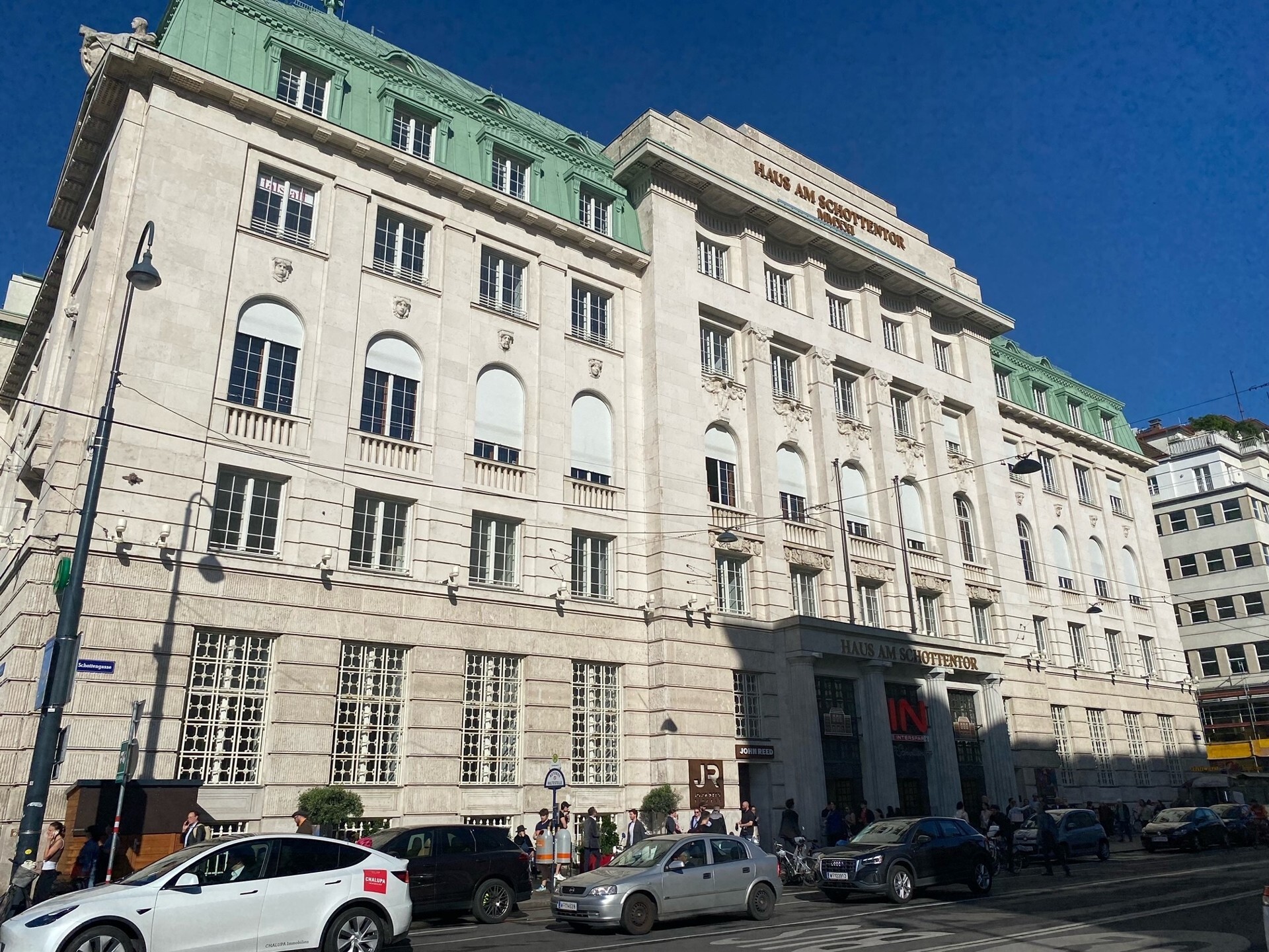 Flexible office space for rent at Schottentor in 1010 Vienna