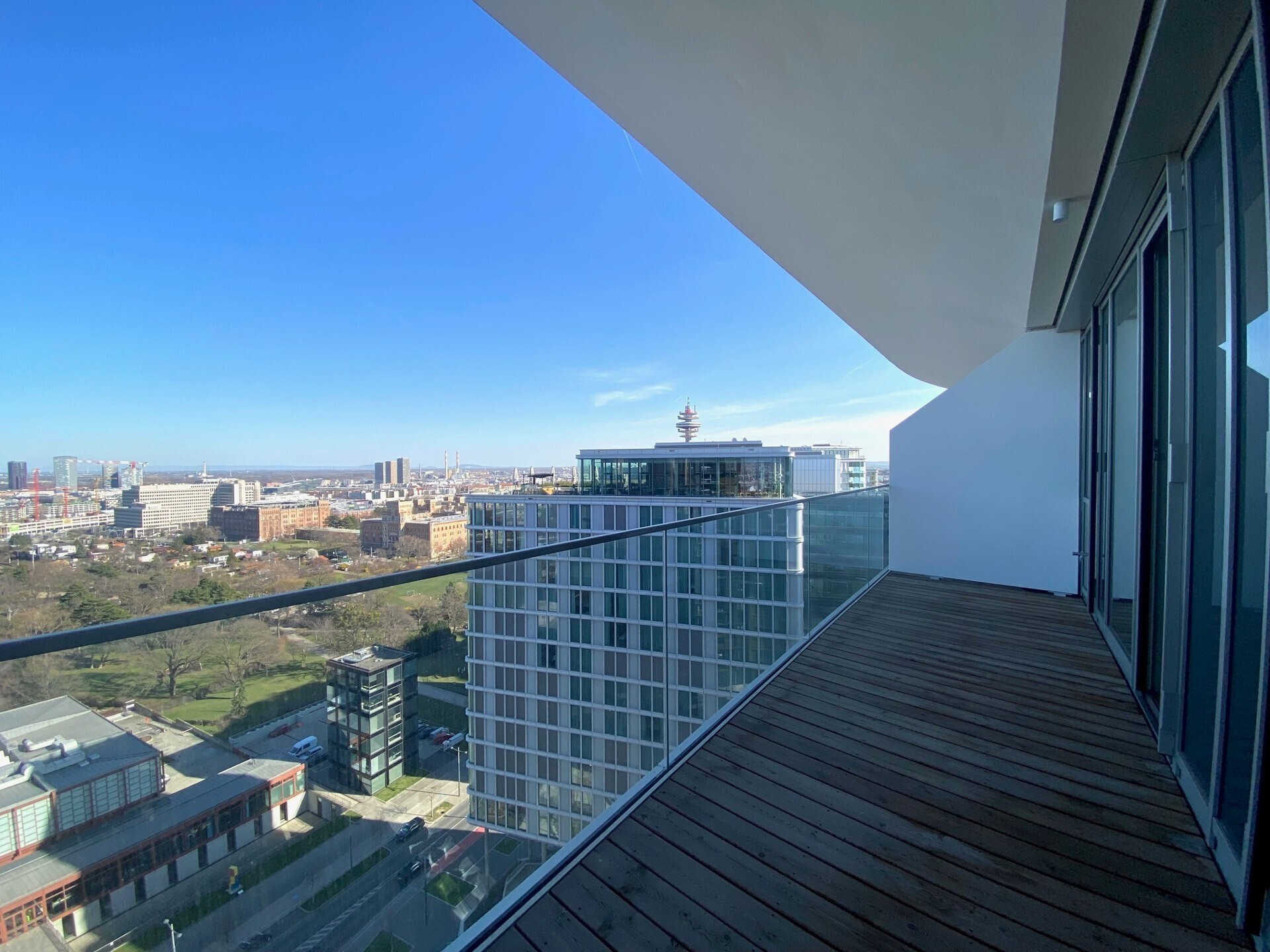 BelView Apartments: ostseitige 2-Zimmer-Wohnung mit fast 15 m² Balkon im 18. Stock zu mieten in 1100 Wien