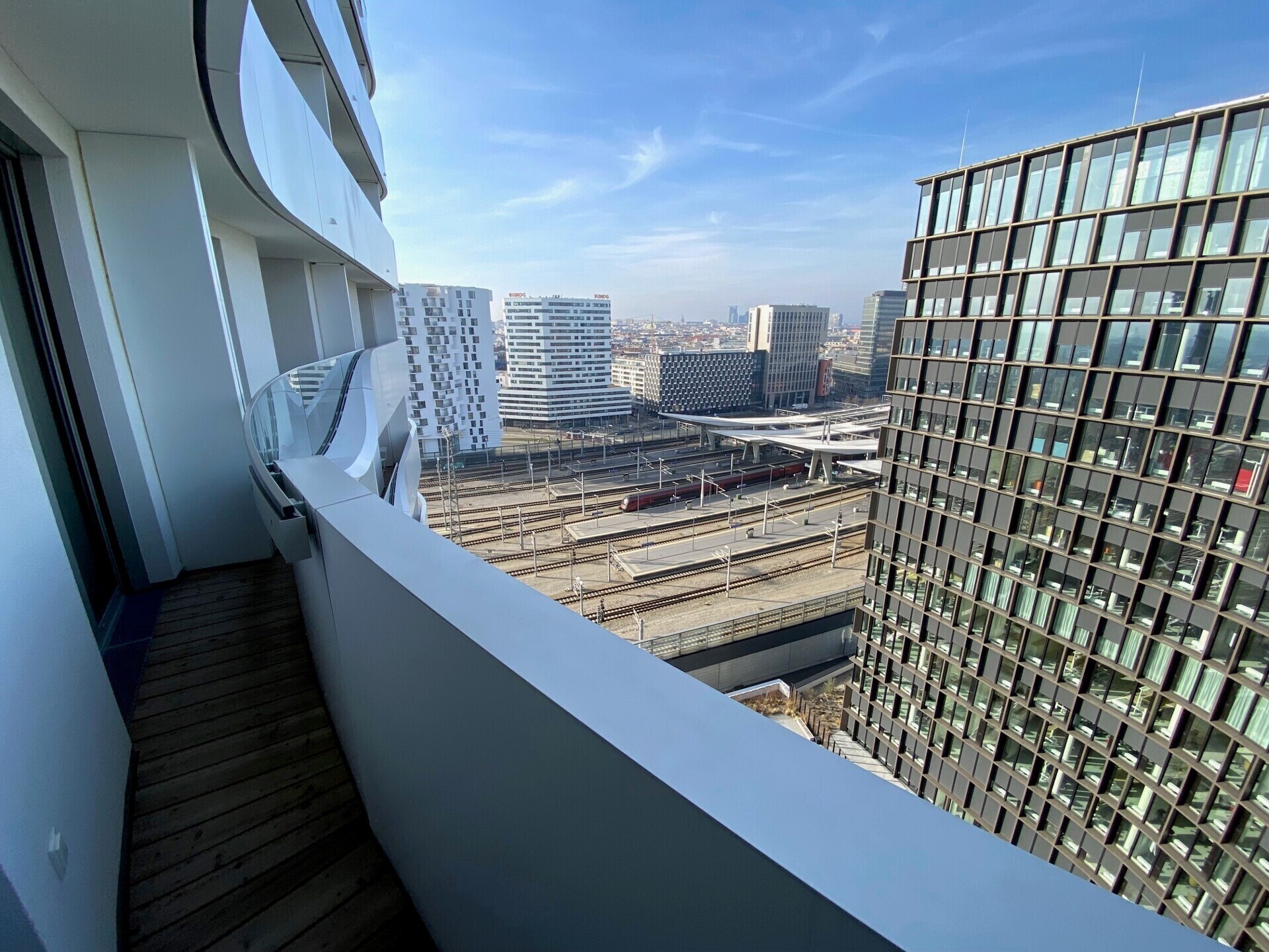 BelView Apartments: großzügige 2-Zimmer-Wohnung mit West-Balkon im 17. OG zu mieten in 1100 Wien