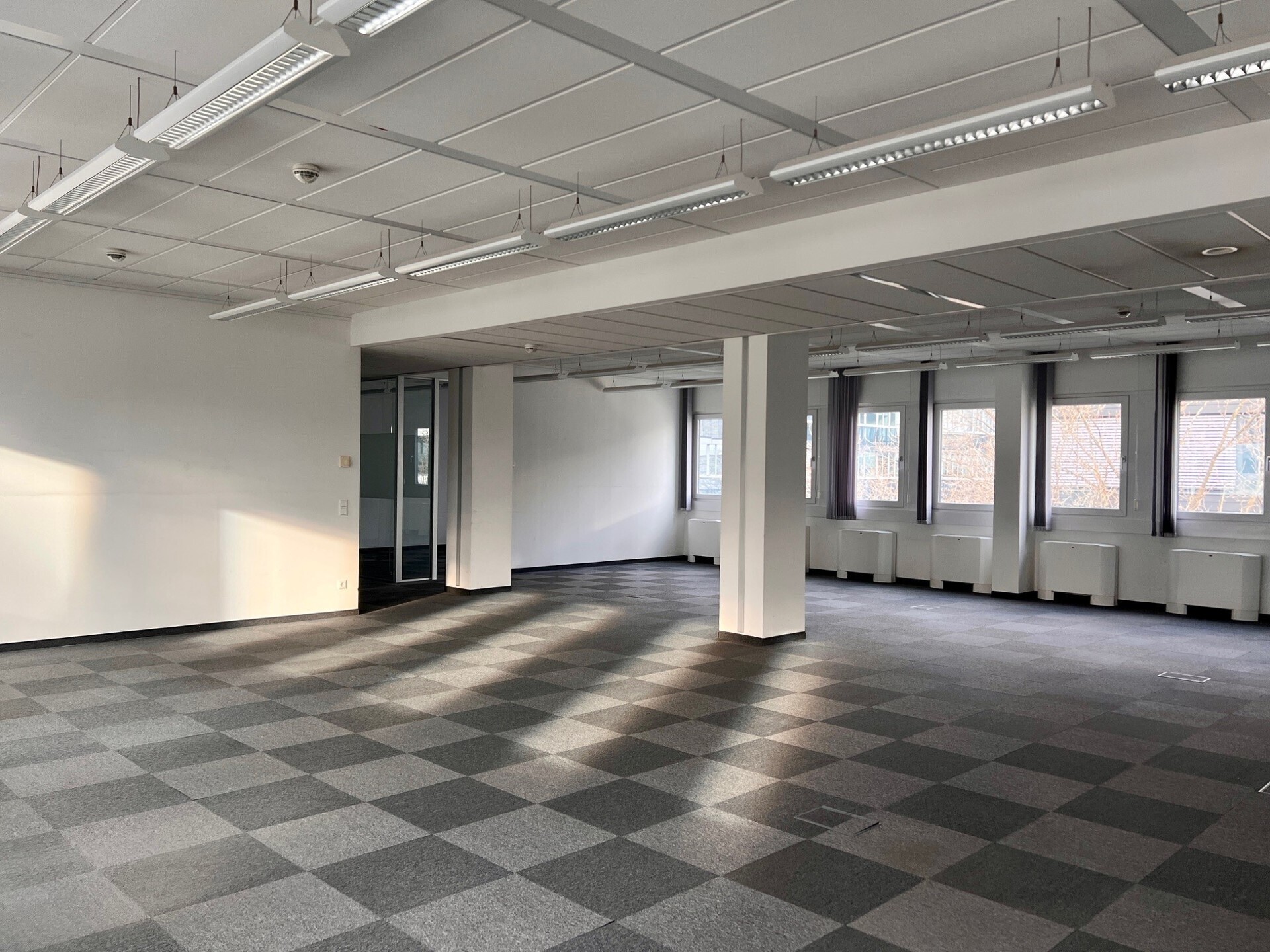 Flexible office space in EURO PLAZA 8 - for rent 1120 Vienna