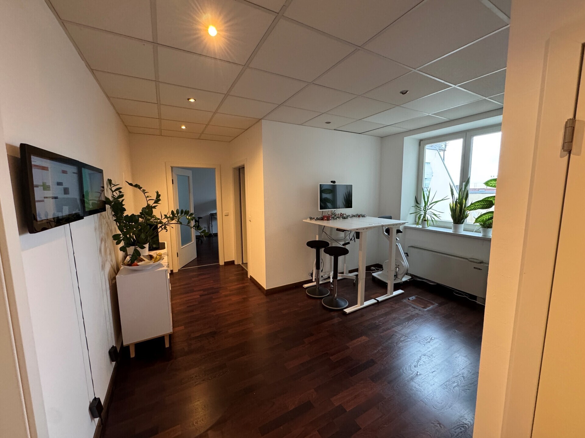 Top floor office with a view of the Votivkirche in 1090 Vienna for rent