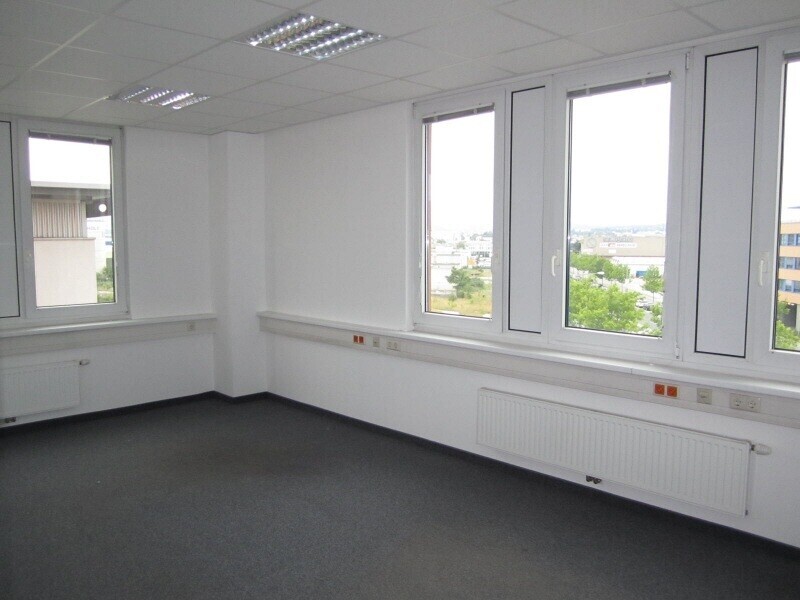 Office and storage space for rent in the 23rd district