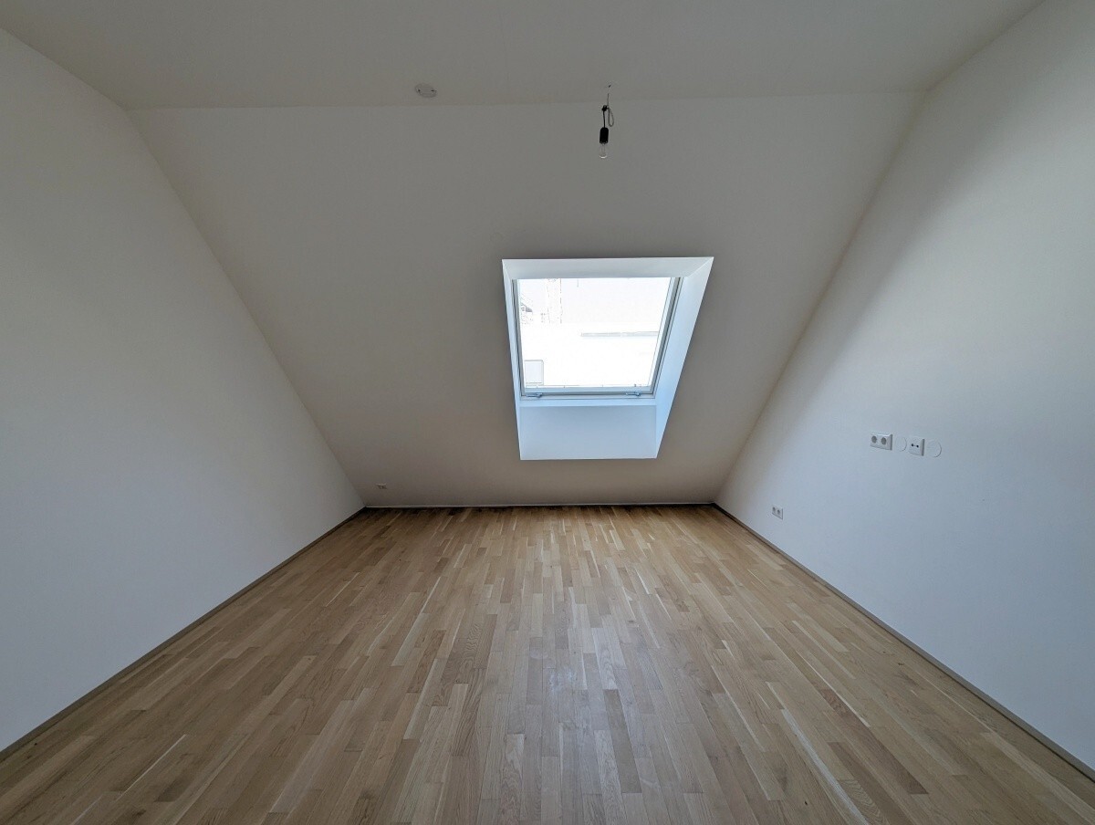 Commission-free 2-room attic apartment - available immediately - for rent in 1210