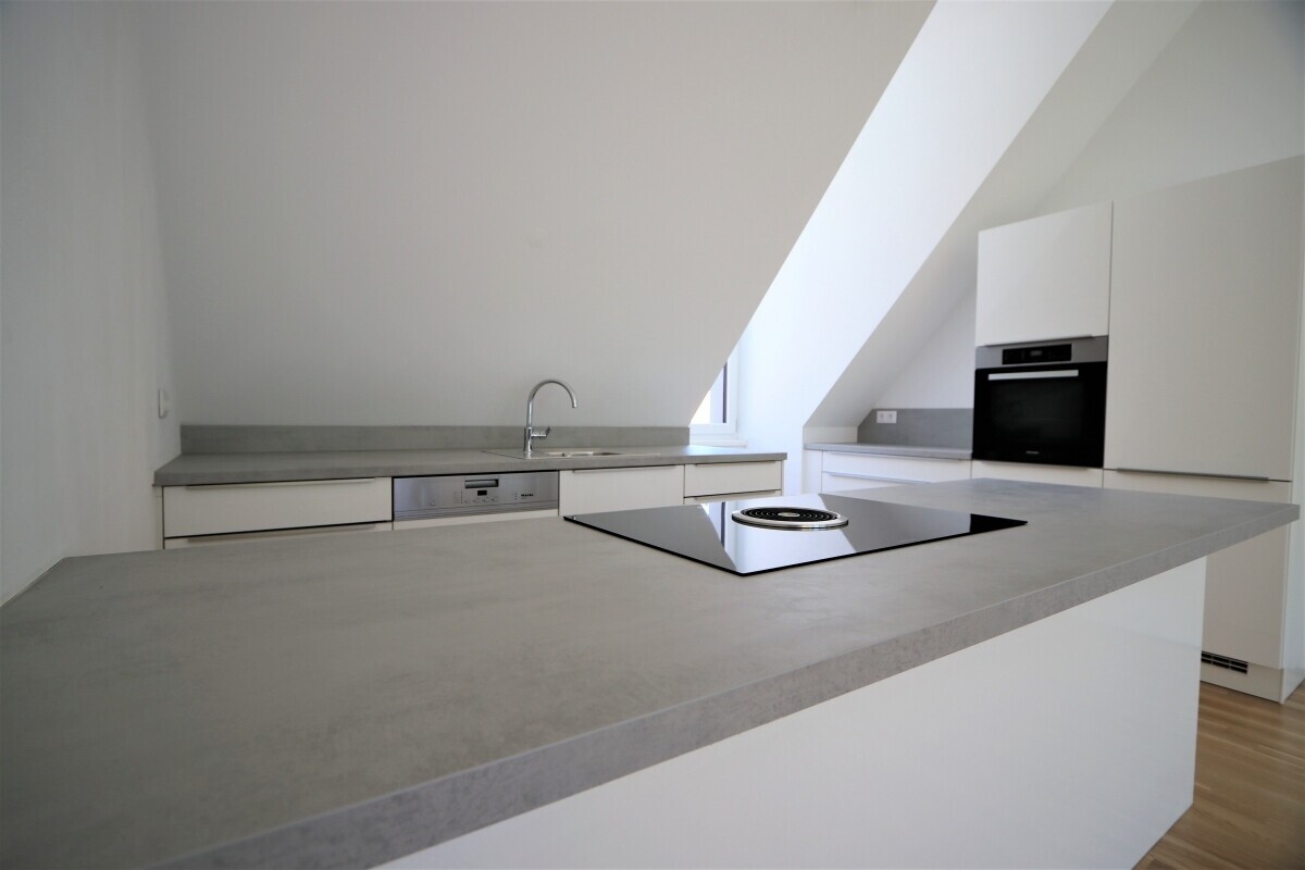 3-Zimmer-Dachgeschoßwohnung mit großer Terrasse in 5020 Salzburg - zur Miete
