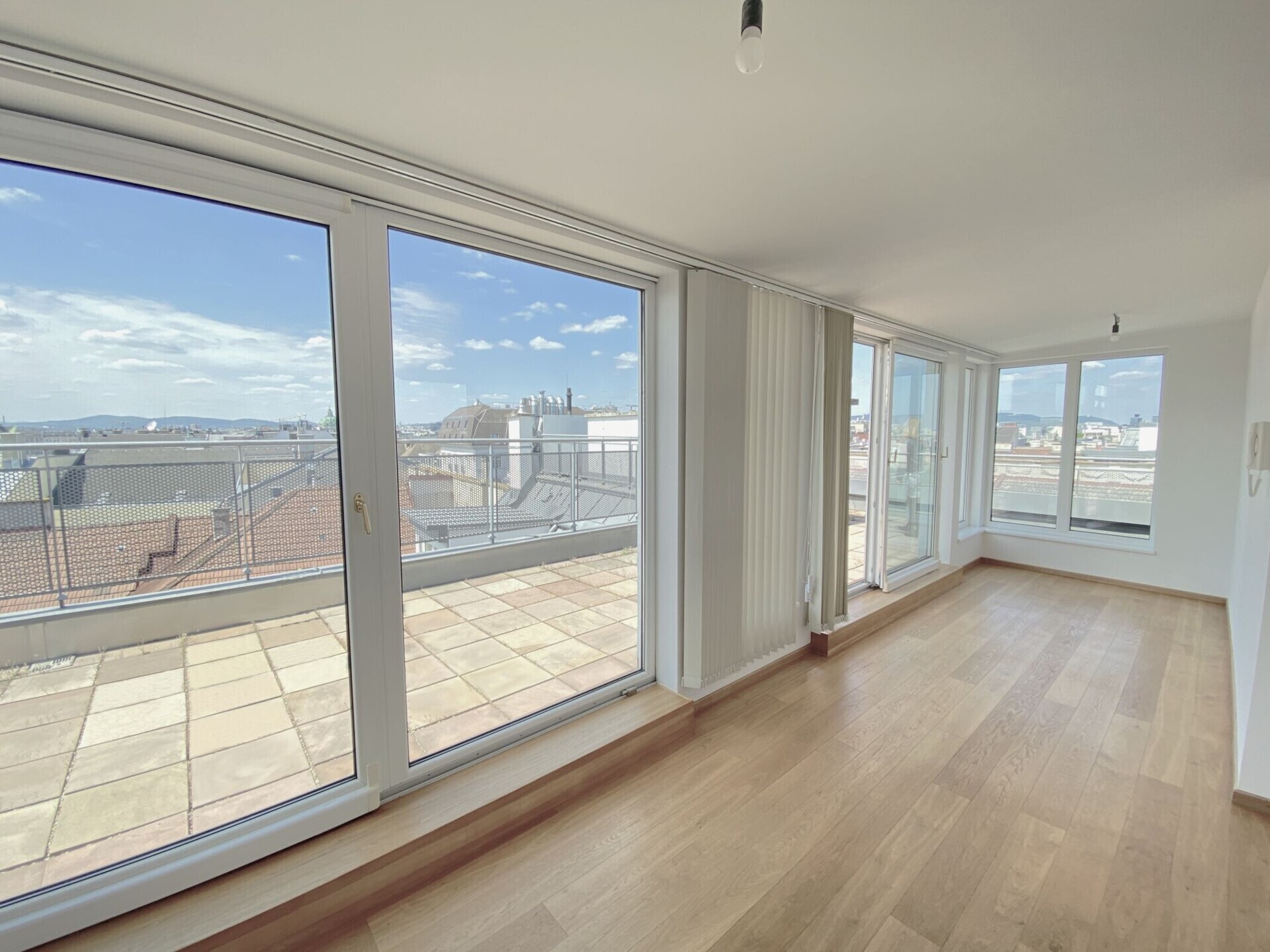 Lichtdurchflutete Dachgeschoß-Maisonette mit 2 Terrassen im Botschaftsviertel - zu kaufen in 1030 Wien