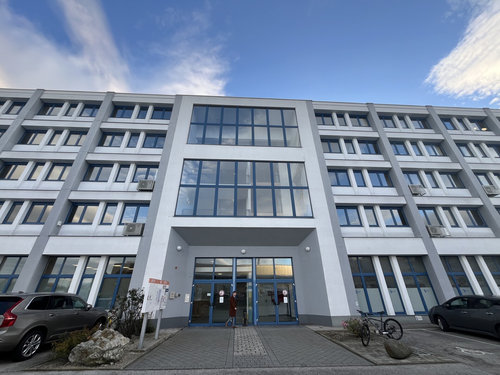 Office space with storage facilities - 2351 Wiener Neudorf for rent