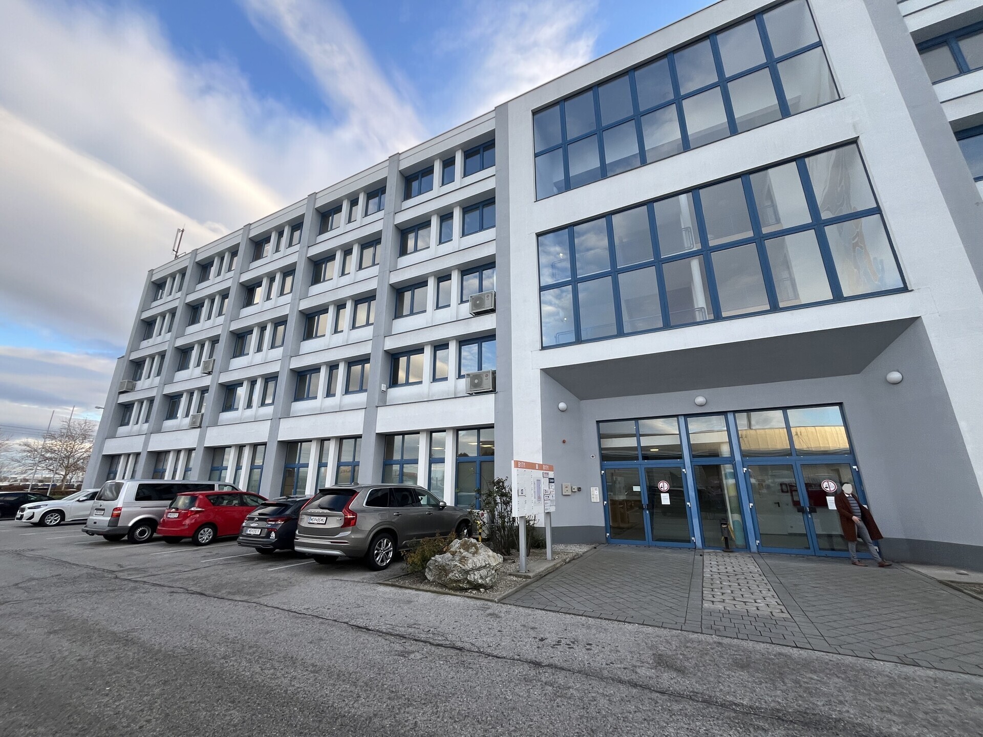 Attractive office space - 2351 Wiener Neudorf for rent