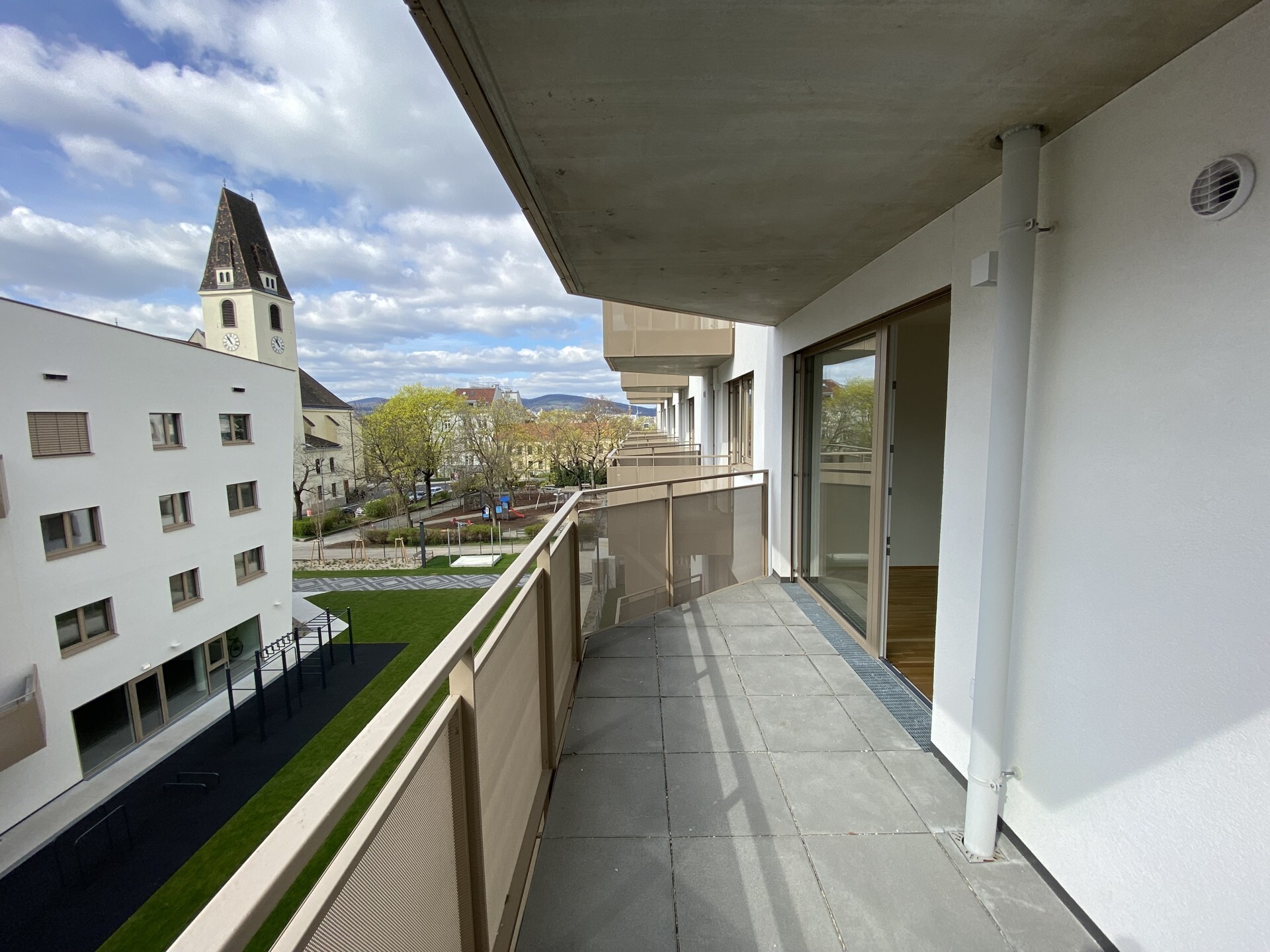 Sonnige 3-Zimmer-Wohnung mit Balkon - zu kaufen in 1140 Wien