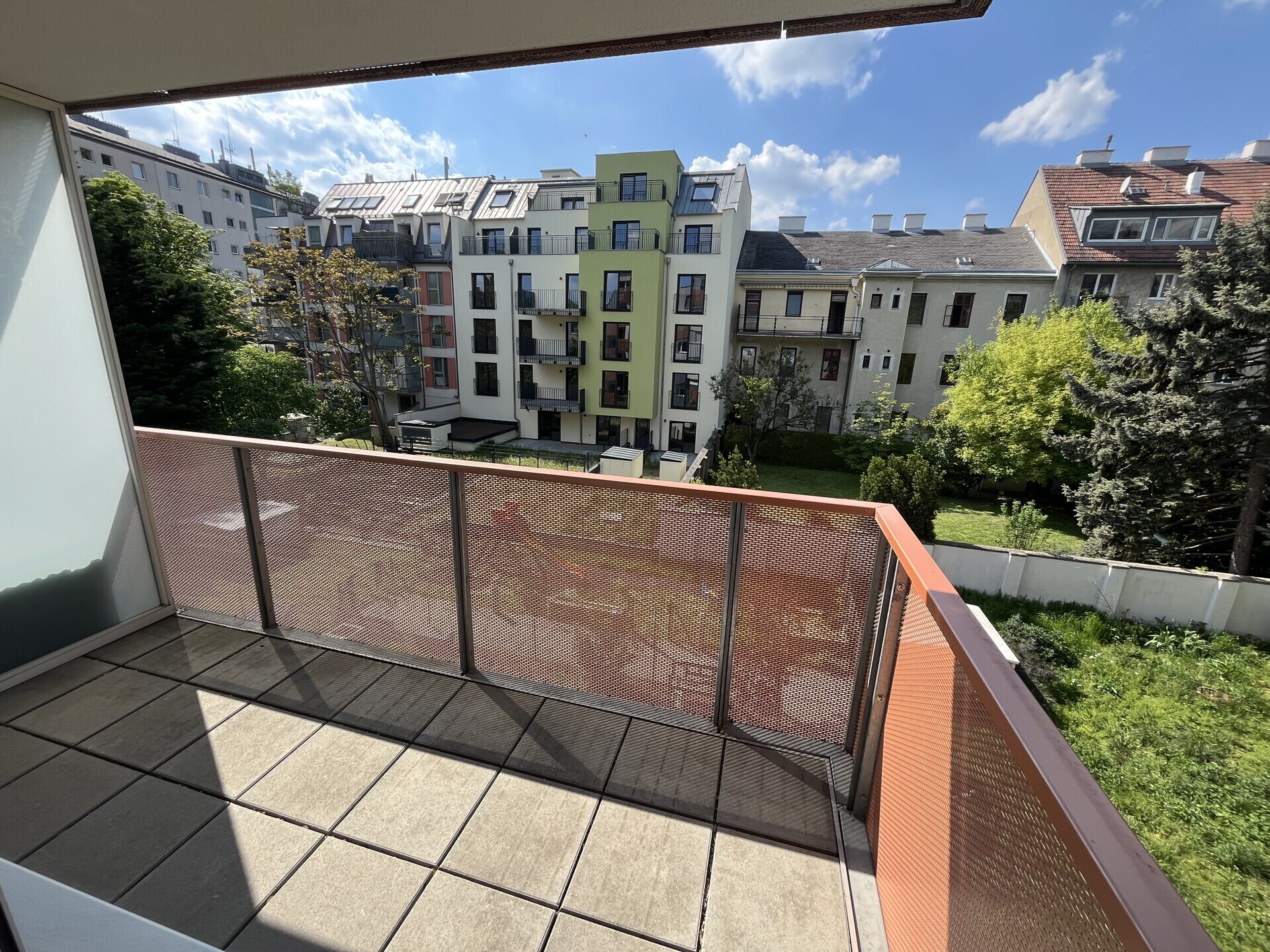 Ruhige 2-Zimmer Wohnung mit Balkon mit Blick in den Innenhof -zu mieten in 1210 Wien