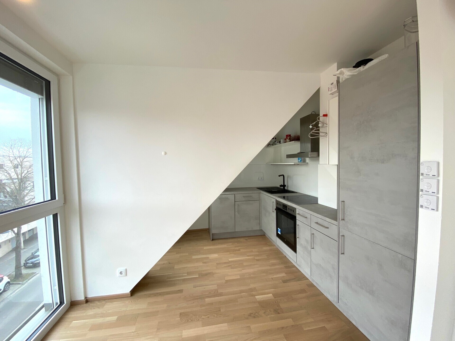 Erstklassige 2-Zimmer Dachgeschoß-Wohnung mit Terrasse in Oberlaa zu mieten