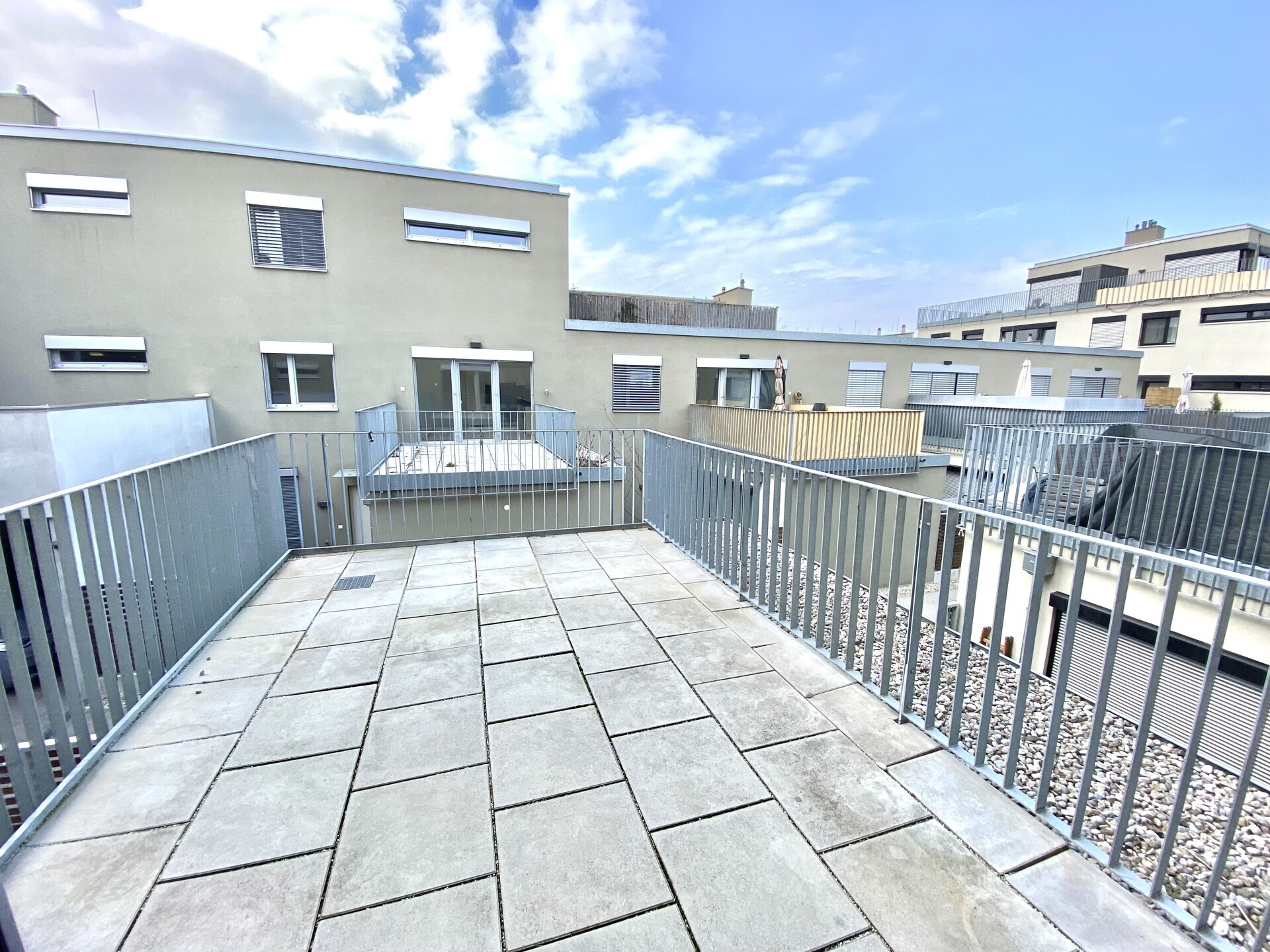 16 m² Terrasse: 2 Zimmer Wohnung in absoluter Ruhelage nahe Strebersdorf in 1210 Wien zu mieten