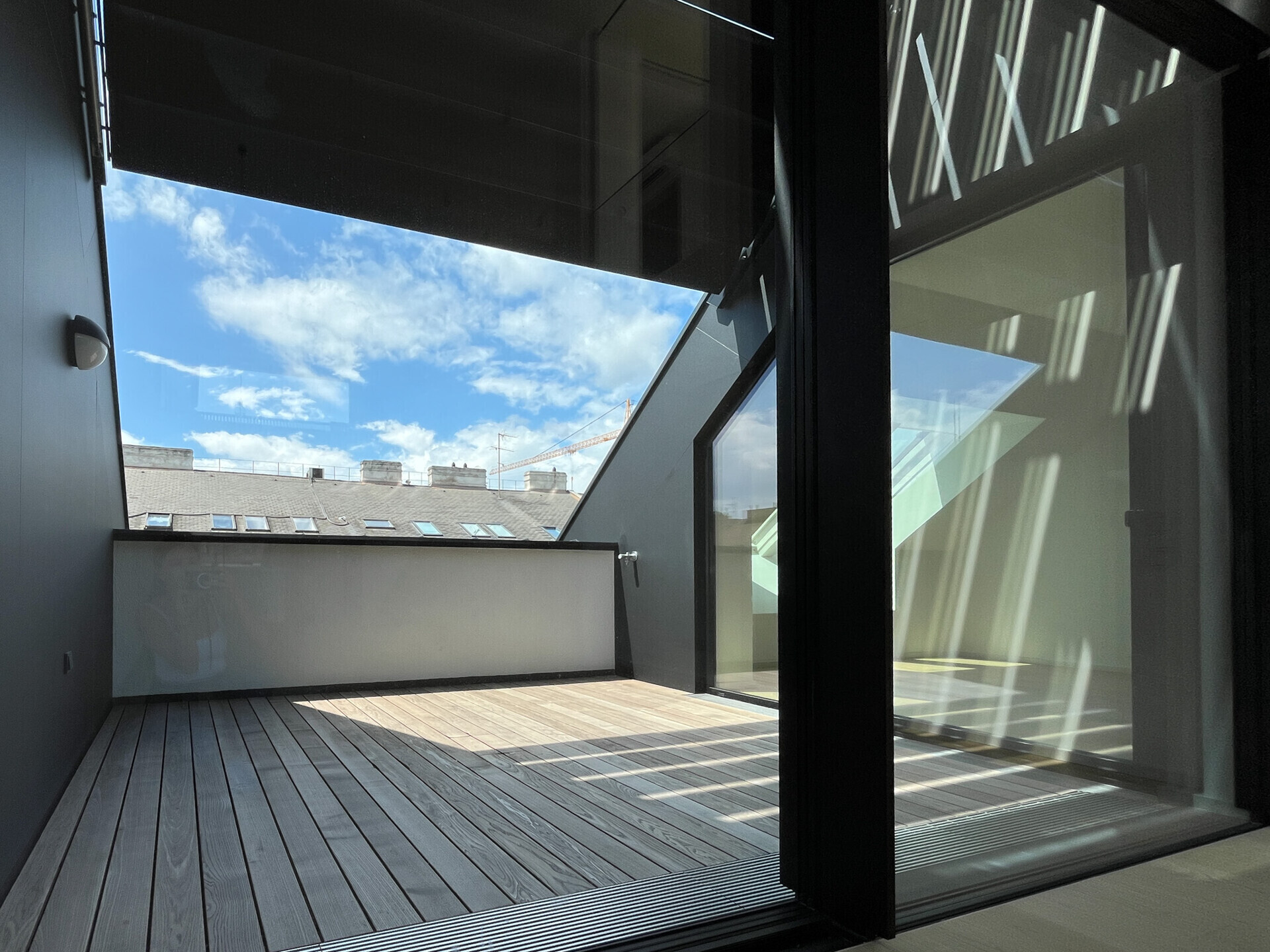 ERSTBEZUG: 3-Zimmer-Dachgeschoß-Maisonette-Wohnung mit 3 Terrassen – zu mieten in 1030 Wien