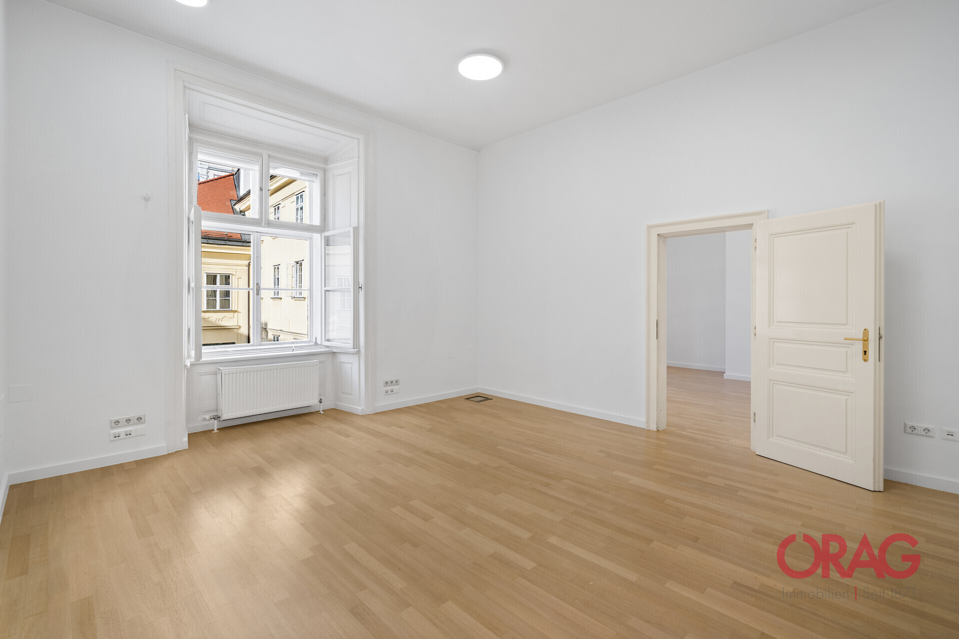 Old building office in a palace, in the center of Vienna 1010, for rent