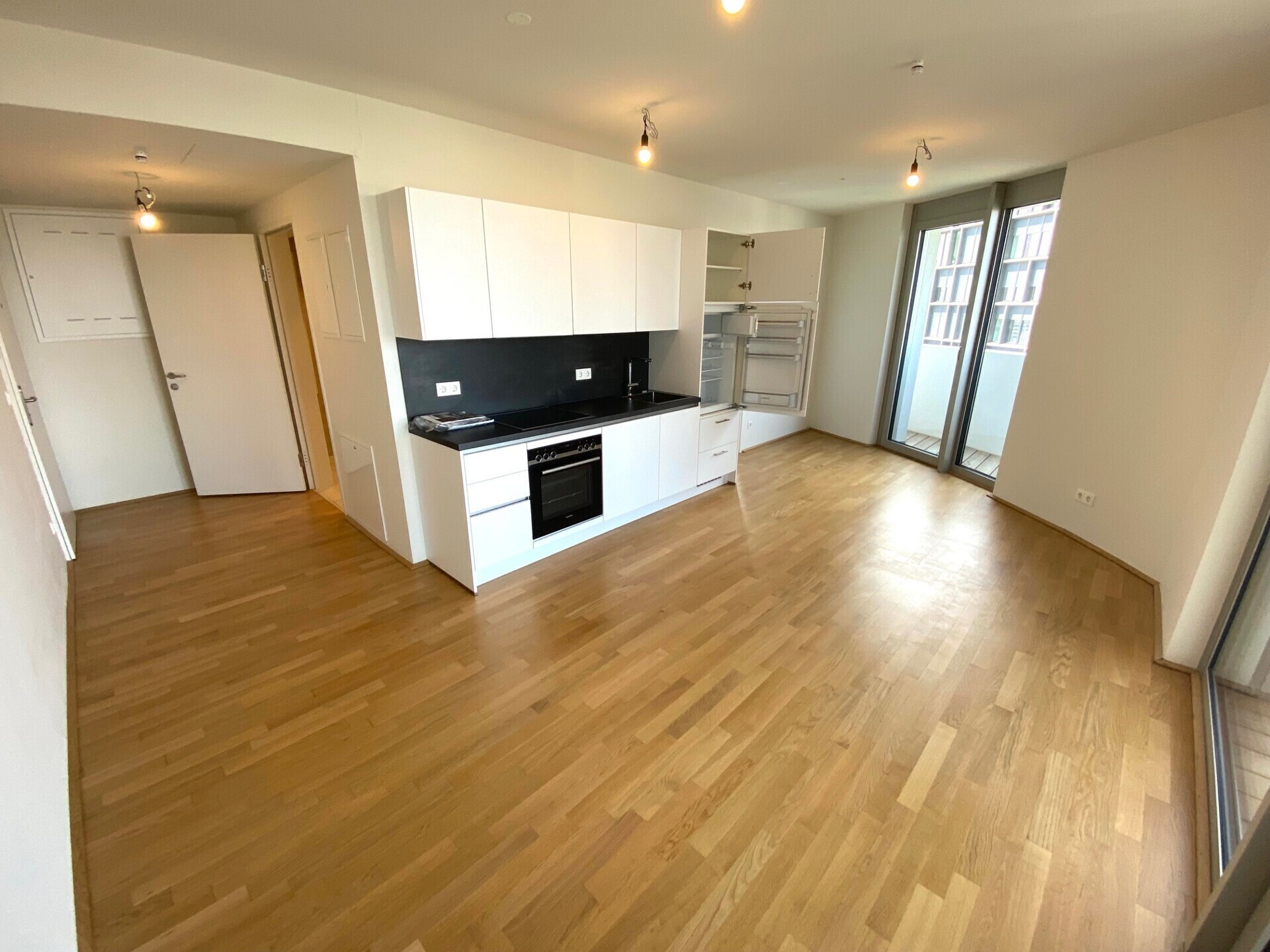BelView Apartments: moderne Ausblickwohnung mit 2 Zimmern und großer Freifläche im 14. OG zu mieten in 1100 Wien