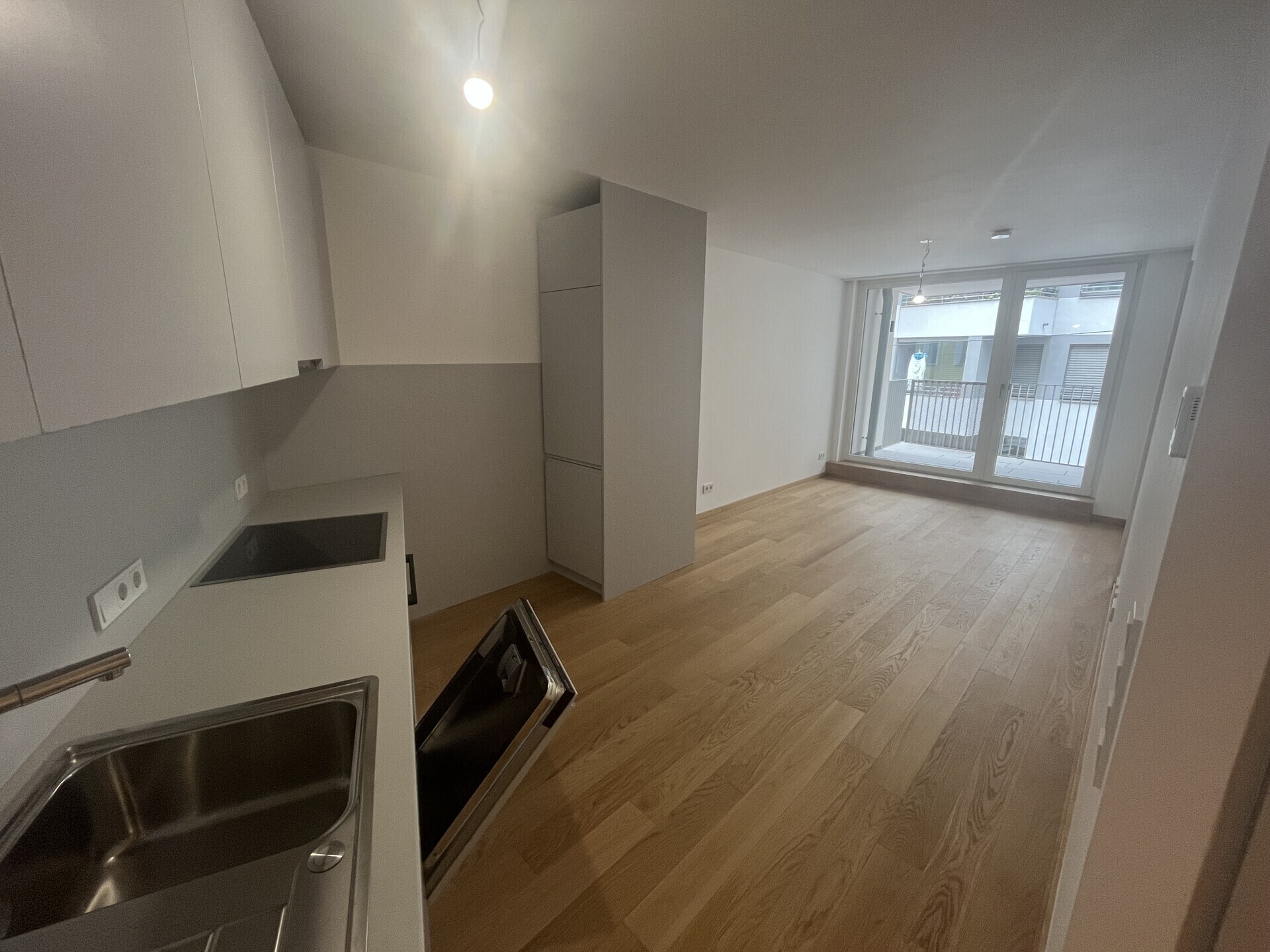 Erstbezug: Moderne 2 Zimmer Wohnung mit Balkon zu mieten in 1120 Wien