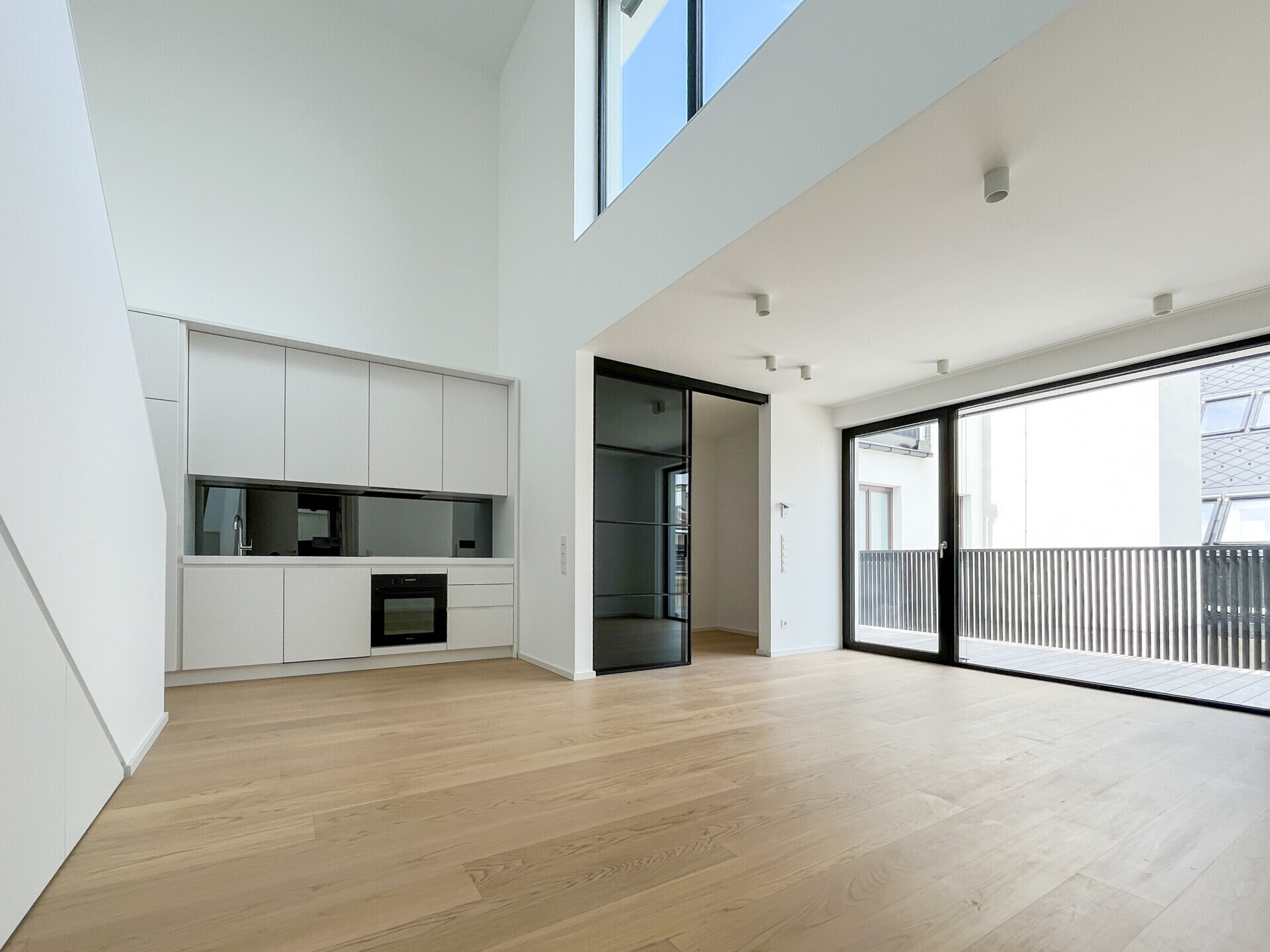 ERSTBEZUG: 3-Zimmer-Dachgeschoß-Maisonette-Wohnung mit Terrasse – zu mieten in 1010 Wien