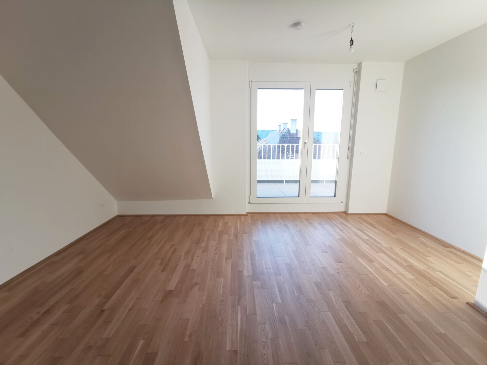 Erstklassige 2-Zimmer Dachgeschoß-Wohnung mit Terrasse in 1230 Wien zu mieten