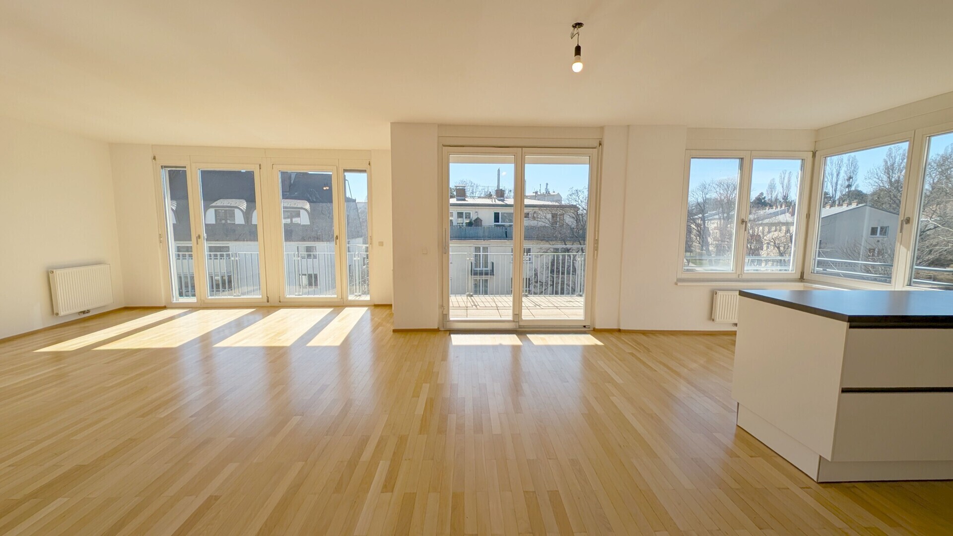 Großzügige 4-Zimmer Wohnung mit Balkon nahe Grinzinger Allee in 1190 Wien zu mieten