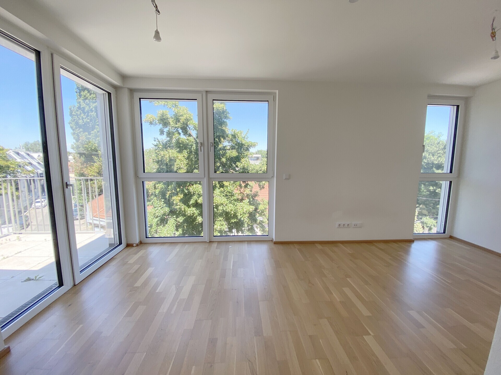 Erstklassige 2-Zimmer Dachgeschoß-Wohnung mit Terrasse in Oberlaa zu mieten