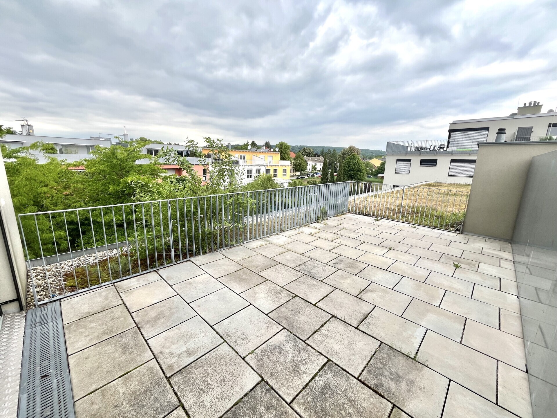 16 m² Terrasse: 2 Zimmer Wohnung in absoluter Ruhelage nahe Strebersdorf in 1210 Wien zu mieten