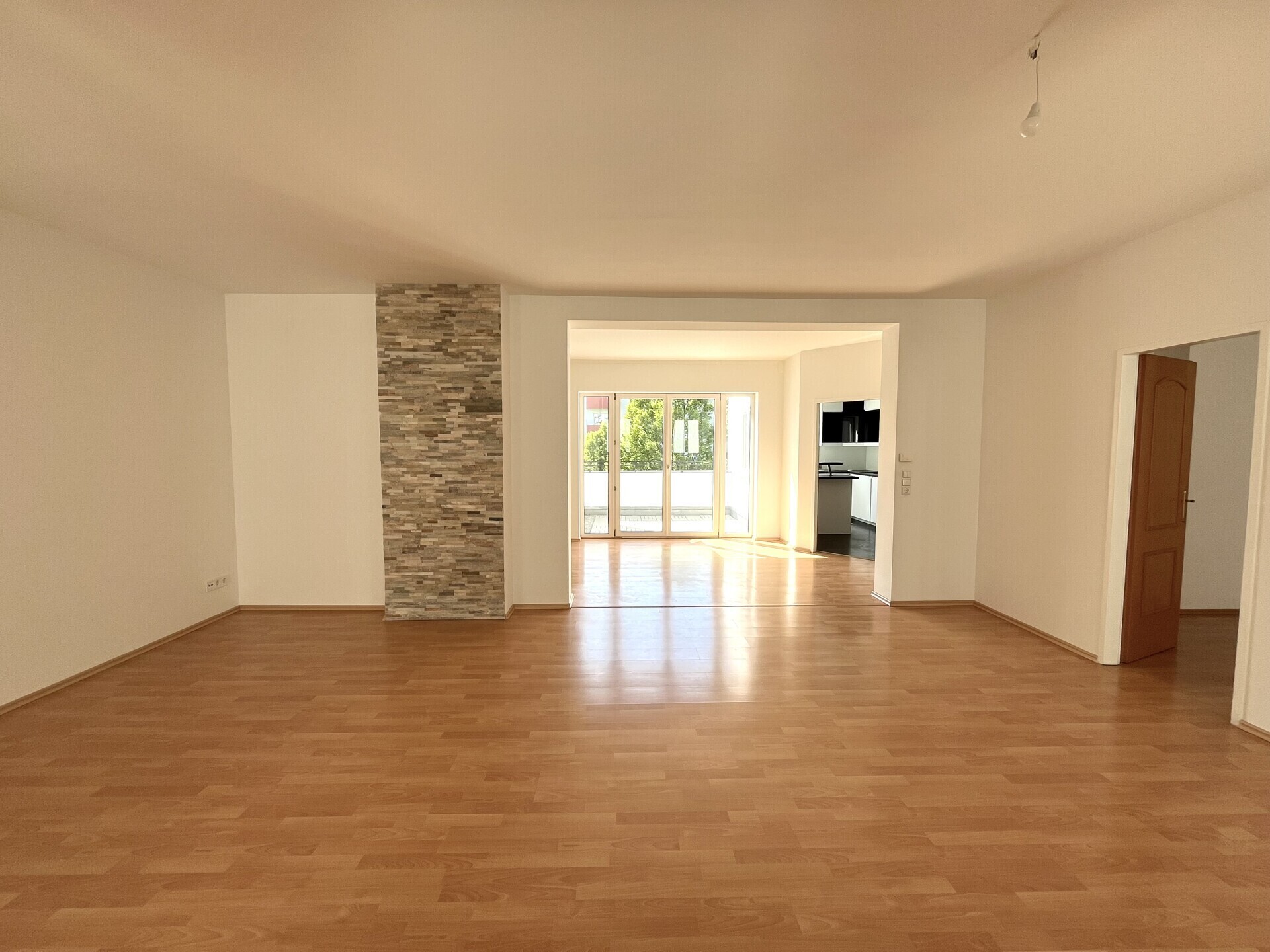 Wunderschöne 4,5 Zimmer Wohnung - WG tauglich!