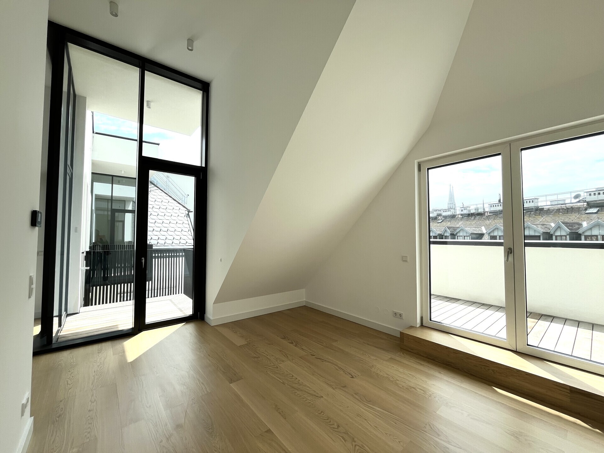 ERSTBEZUG nach Ausbau - Wunderschöne 2 Zimmer Wohnung mit Freifläche in 1090 Wien!