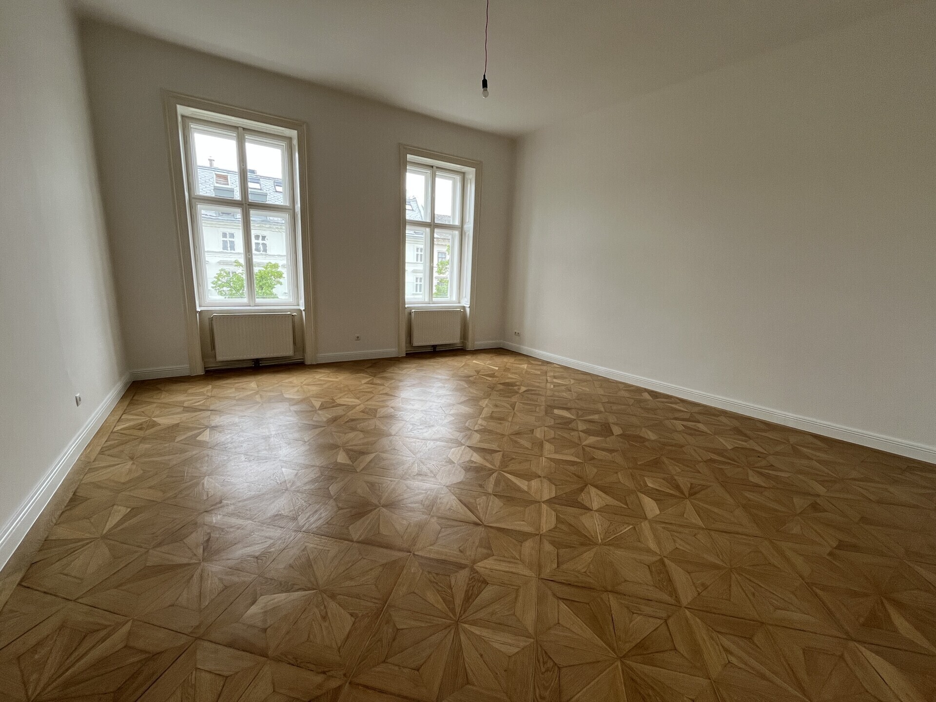 Sonnige 4-Zimmer-Altbauwohnung nahe Rochusmarkt unbefristet zu mieten in 1030 Wien