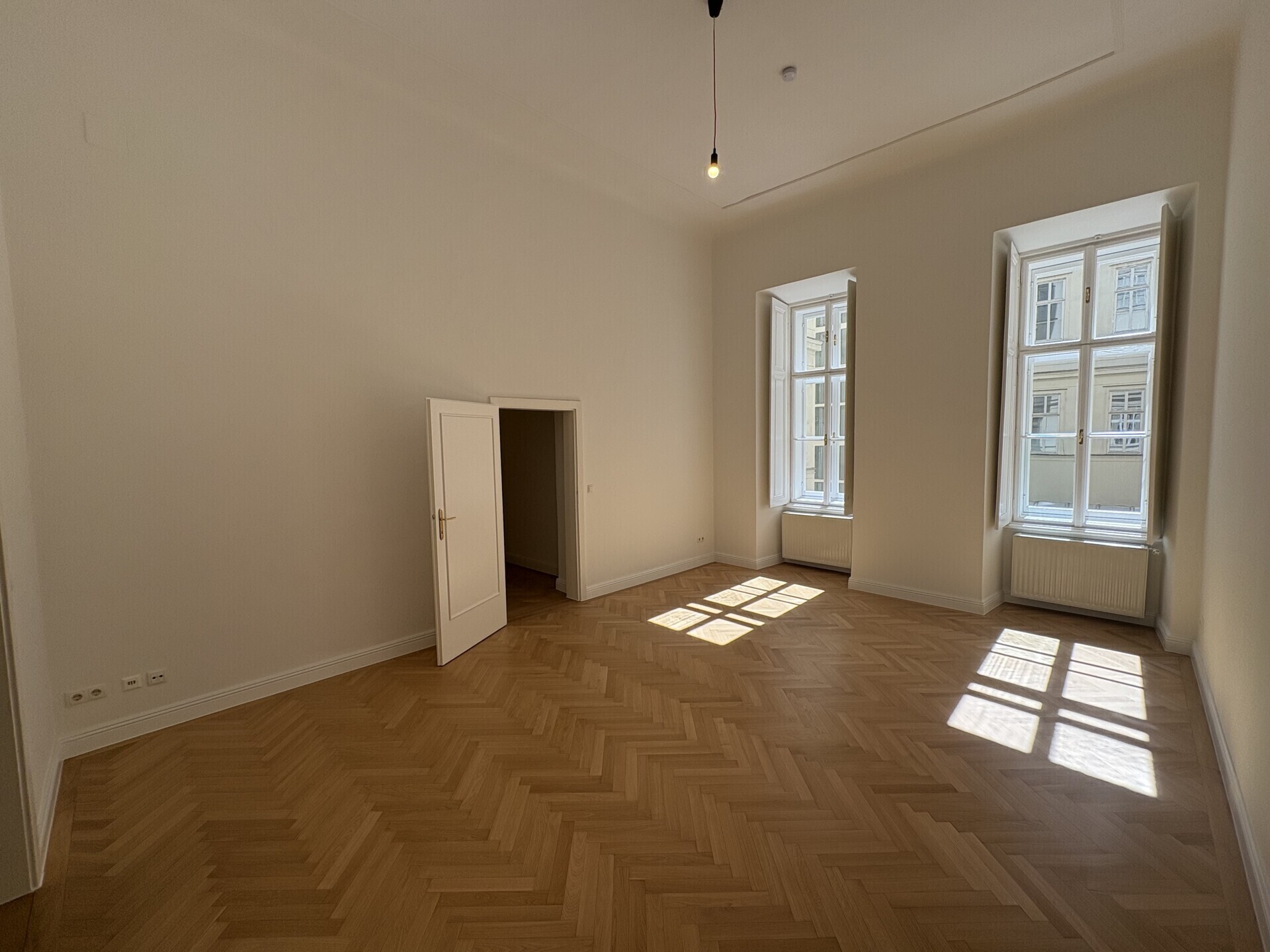 Hofseitige 2-Zimmer-Altbauwohnung unbefristet zu mieten in 1010 Wien